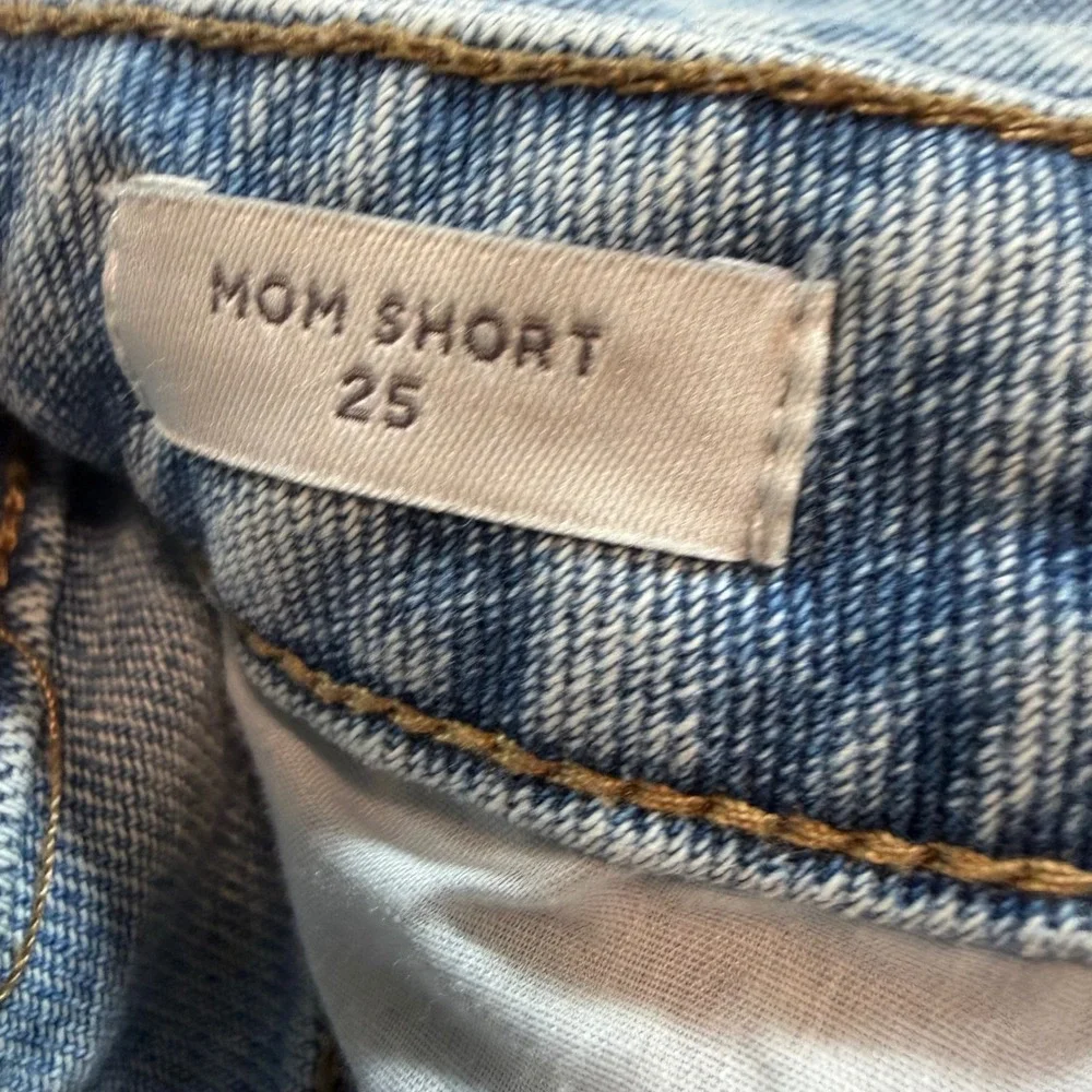 PacSun High Waisted Mom Denim Shorts Light Wash Blue‎ Size 25